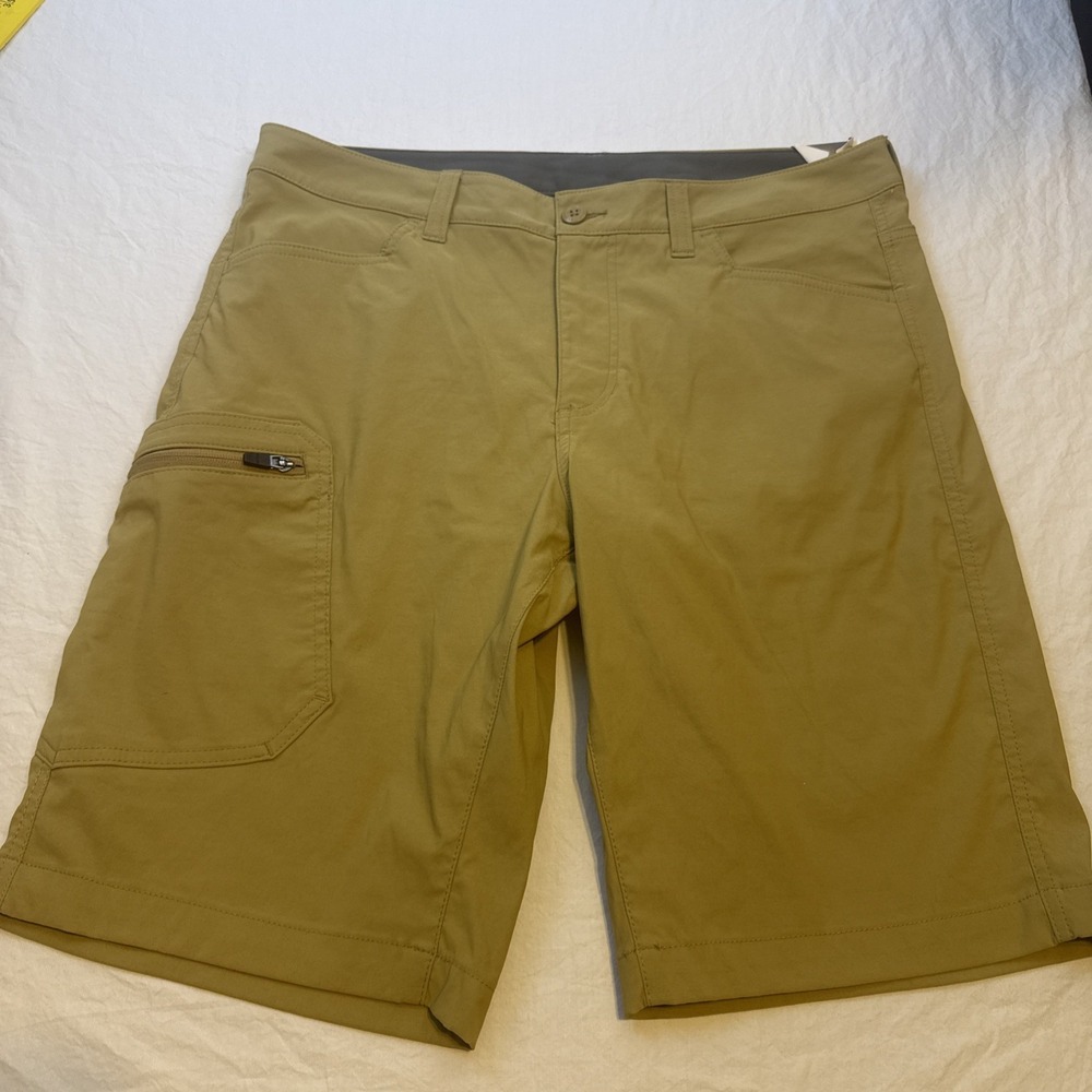 Eddie Bauer Mens  34 TAN Cargo  Shorts OUTDOORS VACATION
